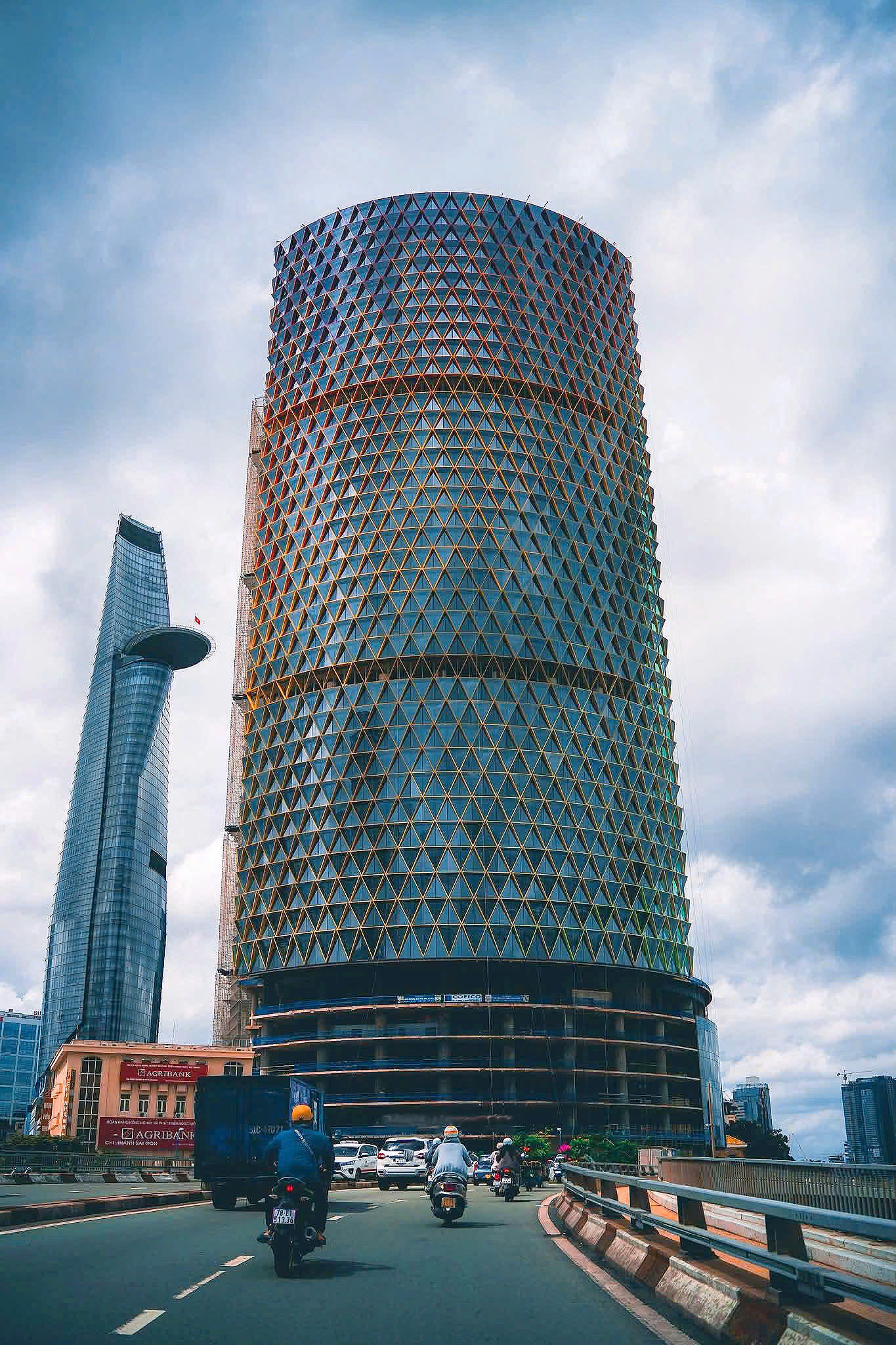 Hiện trạng tòa nhà "tai tiếng" tọa lạc ngay khu đất vàng của bà Trương Mỹ Lan hiện ra sao? - Ảnh 5.