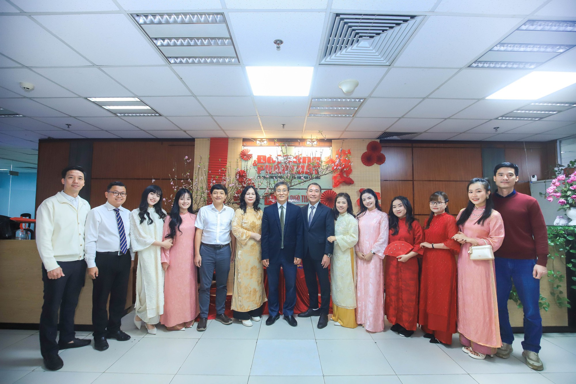 25 năm Đời sống và Pháp luật: Cùng một khát vọng chung tay viết tiếp hành trình tương lai - Ảnh 1.