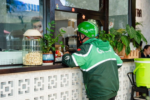 Nền tảng giao đồ ăn trực tuyến đang tái định hình bài toán doanh thu của nhà hàng F&B như thế nào? - Ảnh 1.