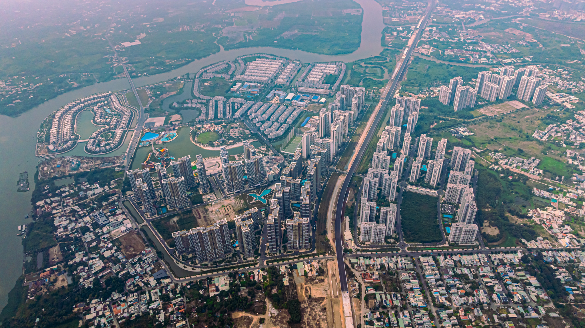 Vành đai 3, Vinbus, sổ hồng và những điều thú vị khiến Vinhomes Grand Park trở thành dự án được tìm kiếm nhiều nhất thành phố Hồ Chí Minh - Ảnh 2.