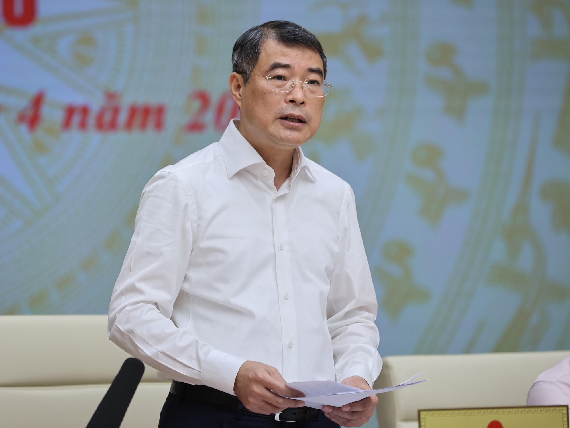 Thủ tướng nghiêm khắc phê bình 28 bộ, 18 địa phương chậm giải ngân vốn đầu tư công - Ảnh 1.