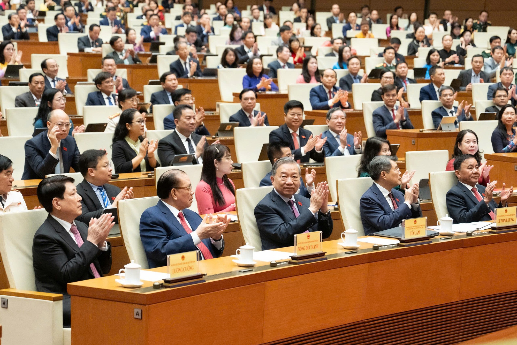 Dấu ấn Kỳ họp thứ Nhất: Kiện toàn nhân sự cấp cao, bước khởi đầu mang tính quyết định - Ảnh 1.