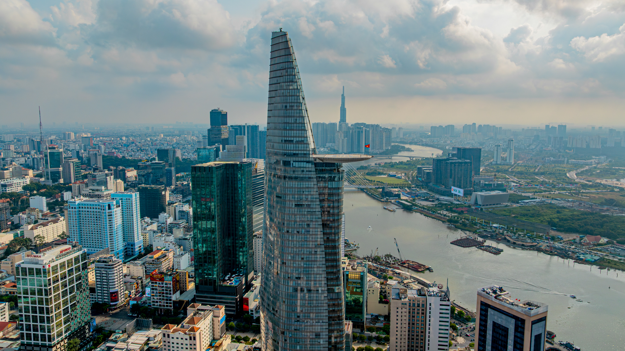 Số phận trái ngược của 5 toà nhà cao nhất TP.HCM: Nơi là máy in tiền, nơi ám ảnh nợ xấu- Ảnh 1.