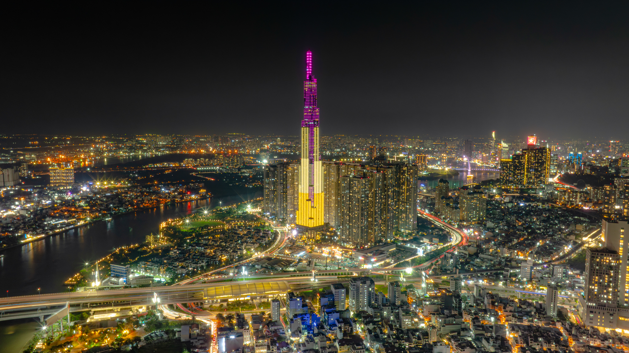 Số phận trái ngược của 5 toà nhà cao nhất TP.HCM: Nơi là máy in tiền, nơi ám ảnh nợ xấu- Ảnh 3.