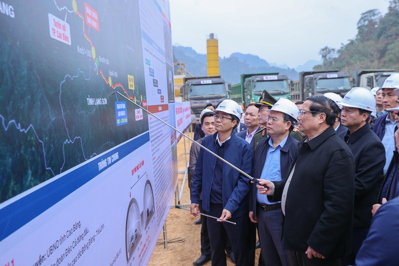 Tăng tốc bứt phá, quyết tâm thực hiện thắng lợi Nghị quyết Đại hội Đại biểu Toàn quốc lần thứ XIV của Đảng- Ảnh 4.