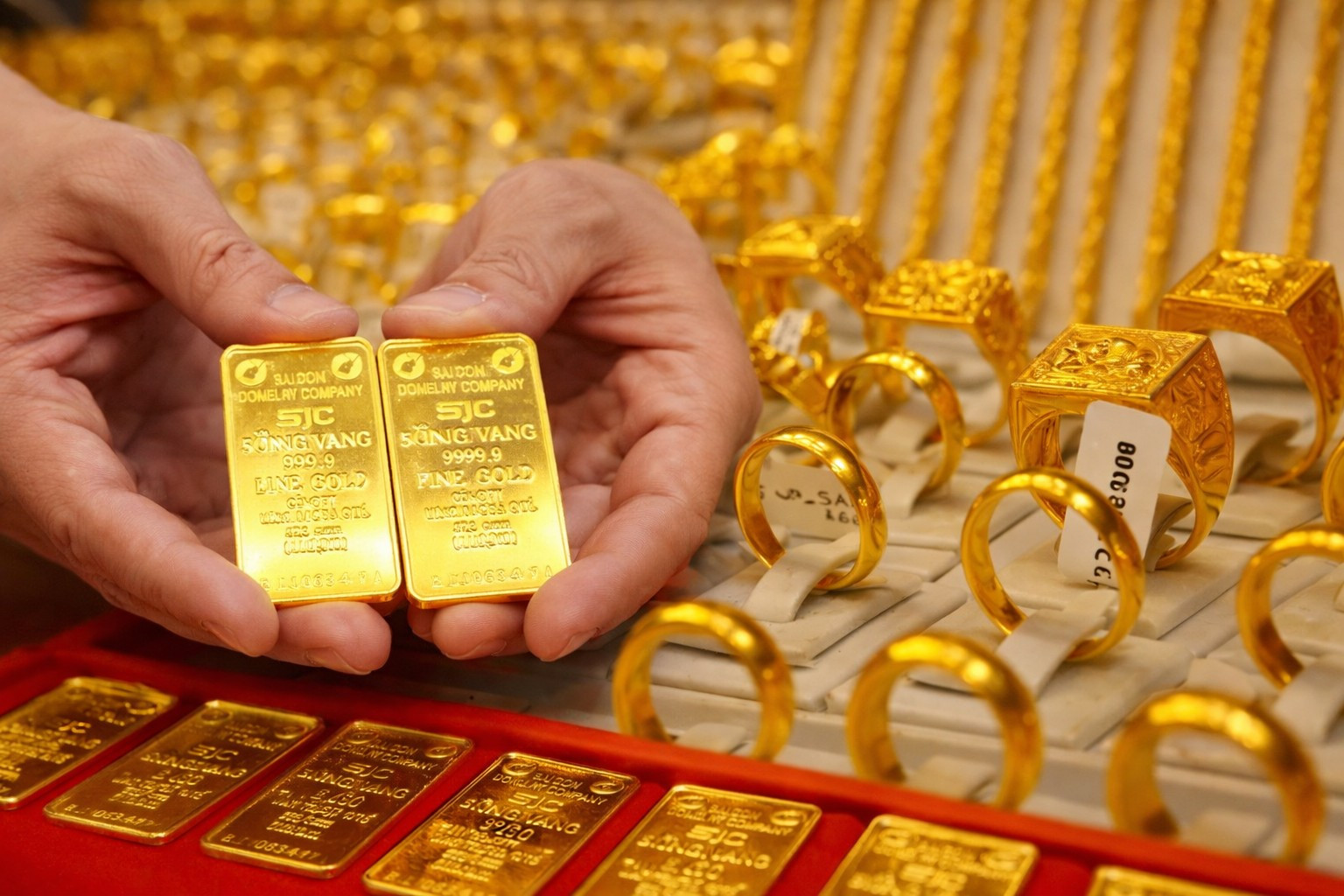 Giá vàng 7/4 - Ảnh 1.