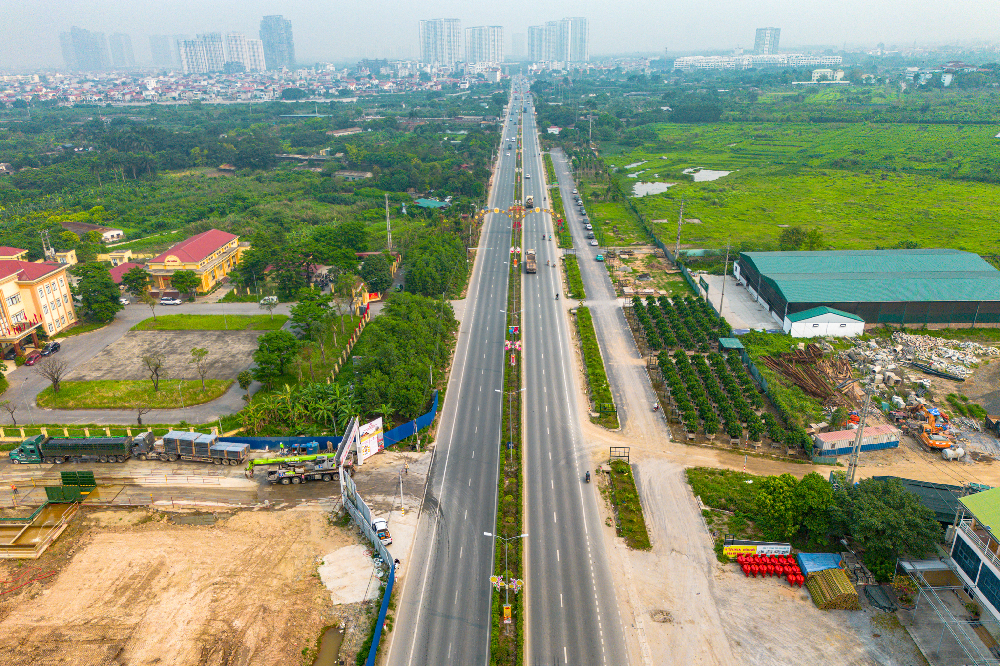 Đại công trường xây sân vận động lớn thứ hai Việt Nam: Lột xác sau 2 tháng, khán đài 60.000 chỗ dần lộ diện - Ảnh 10.