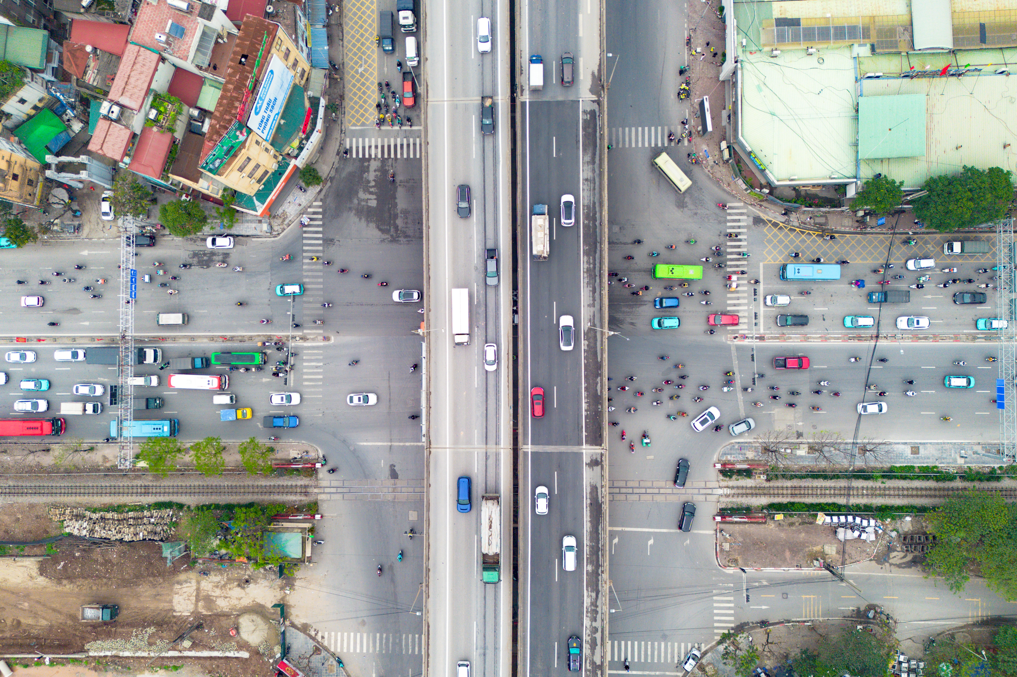 Toàn cảnh mạng lưới giao thông hàng trăm nghìn tỷ kết nối đại đô thị lớn nhất cả nước: Đường 90 m, cao tốc 12 làn xe, ga rộng nhất của tuyến đường sắt 67 tỷ USD - Ảnh 4.