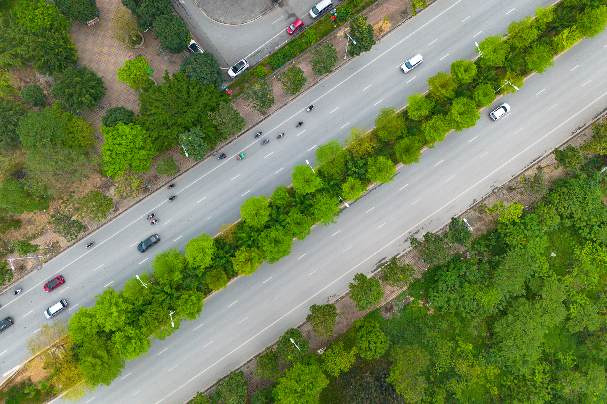 Toàn cảnh mạng lưới giao thông hàng trăm nghìn tỷ kết nối đại đô thị lớn nhất cả nước: Đường 90 m, cao tốc 12 làn xe, ga rộng nhất của tuyến đường sắt 67 tỷ USD - Ảnh 7.