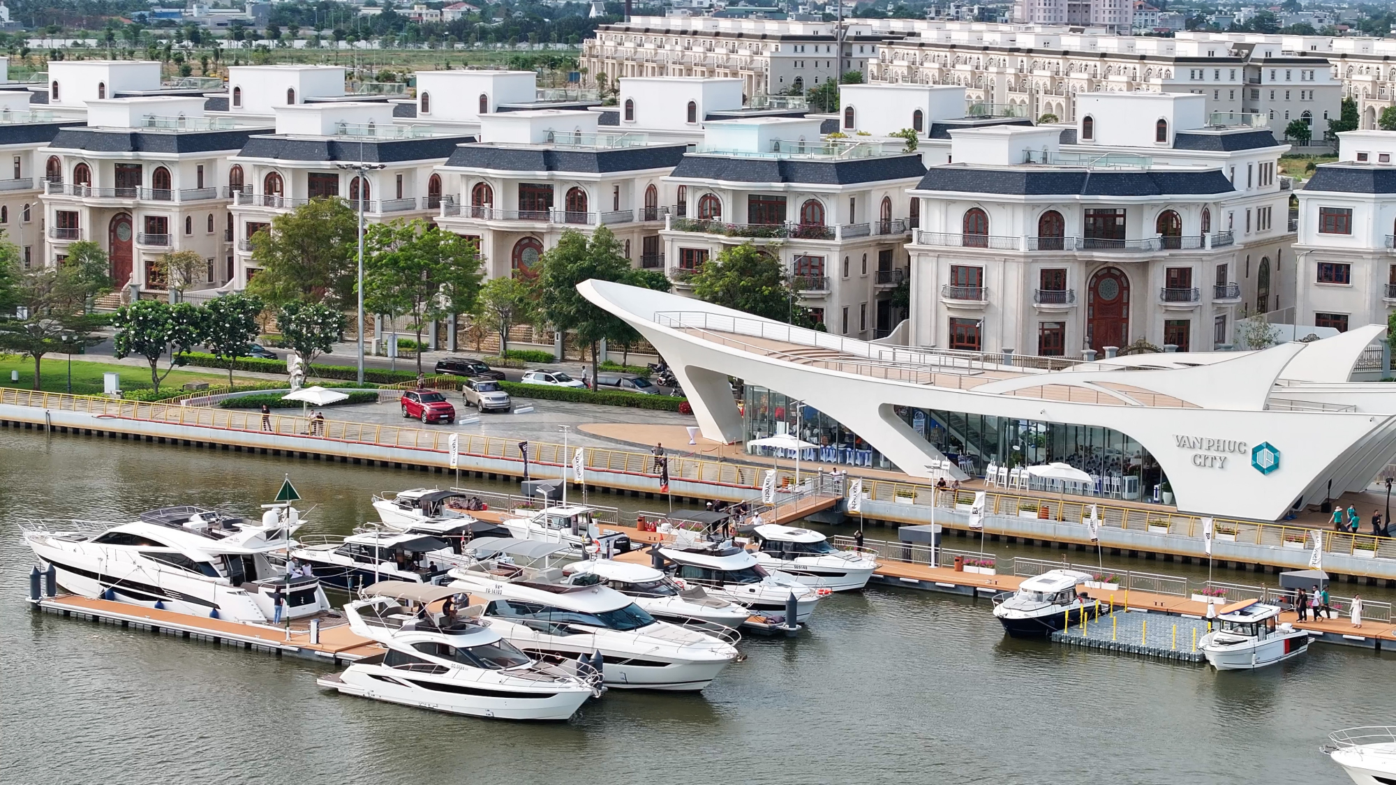 Hạ tầng ven sông Sài Gòn: 50 năm lột xác từ bãi sình lầy thành mặt tiền hiện đại nhất khu vực - Ảnh 10.