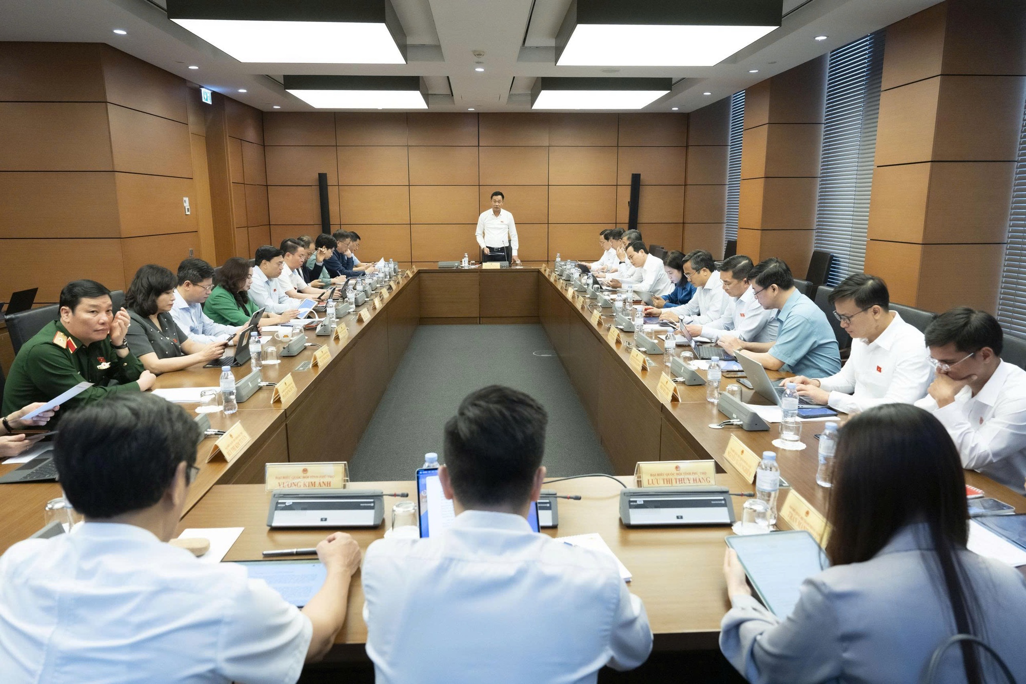 ĐBQH Nguyễn Khánh Ngọc: Dữ liệu hộ tịch là dữ liệu gốc, cần được đầu tư căn cơ, bảo đảm an ninh an toàn ở mức cao nhất- Ảnh 3.