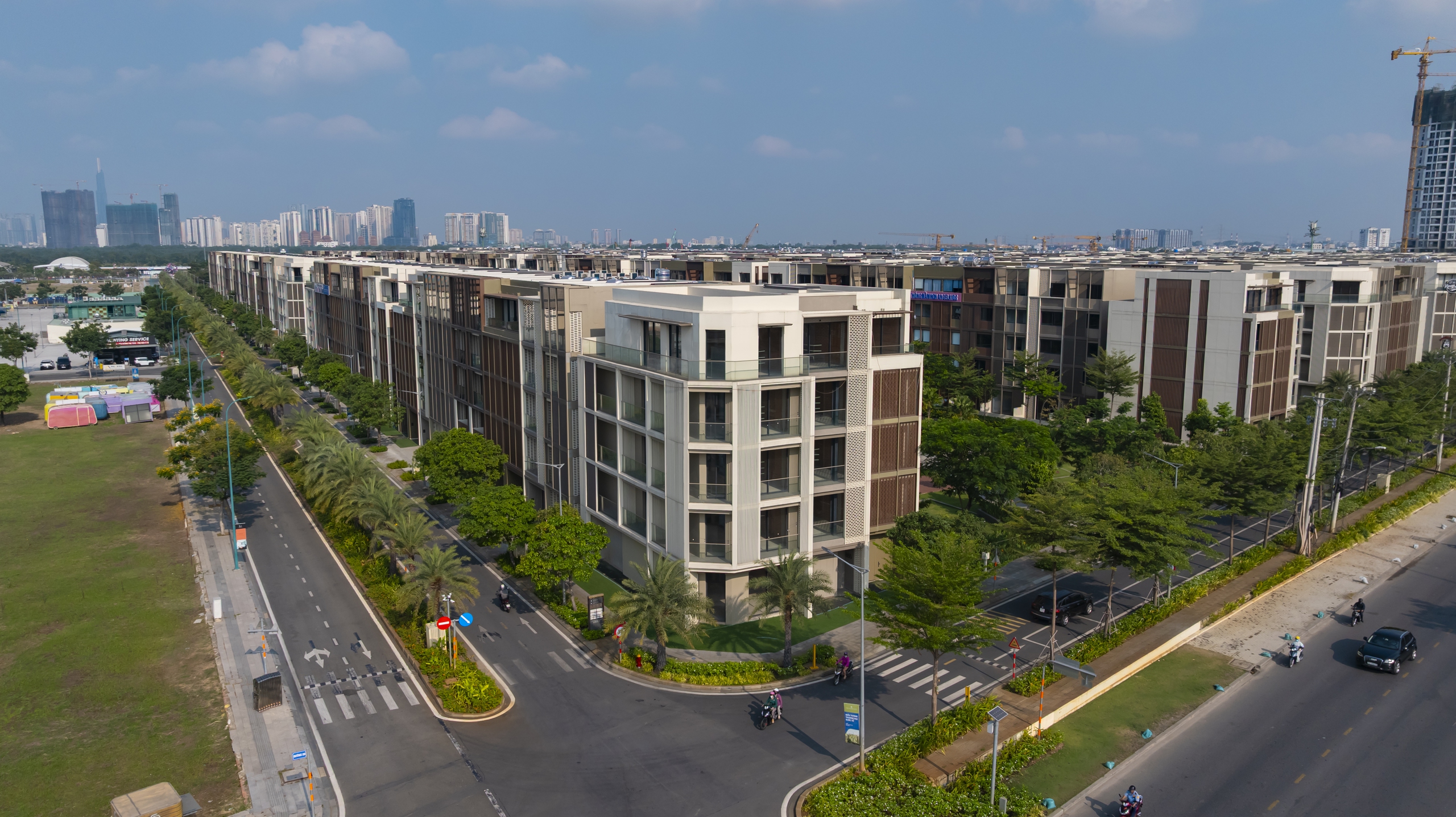 Những khu đô thị không ở lõi trung tâm vẫn có giá trên 300 triệu đồng/m2 ở TP.HCM - Ảnh 3.