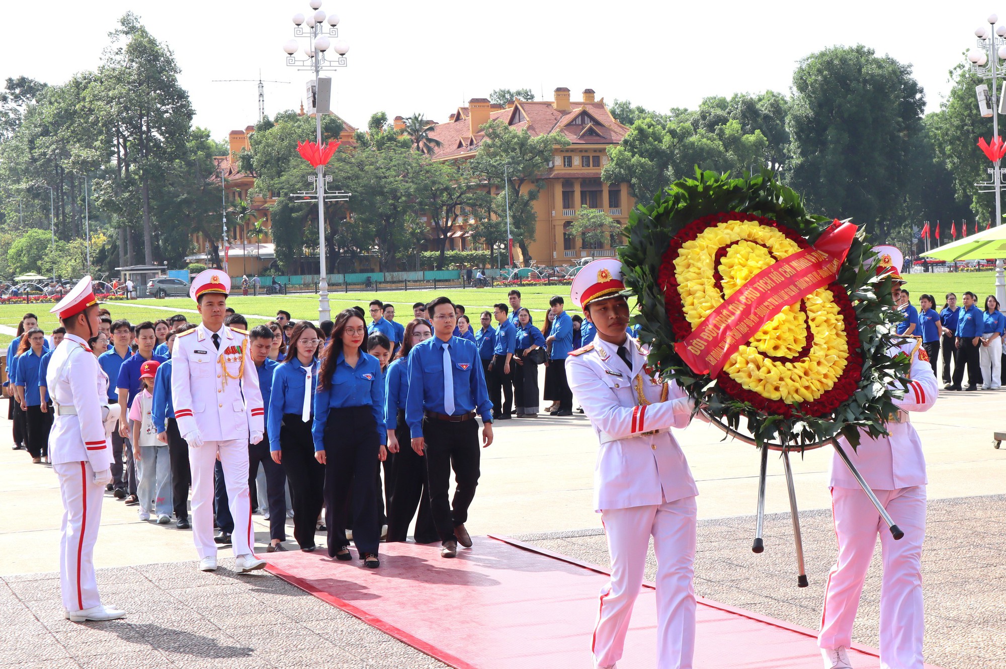 Tuổi trẻ sinh hoạt chính trị kỷ niệm ngày sinh Chủ tịch Hồ Chí Minh- Ảnh 3.