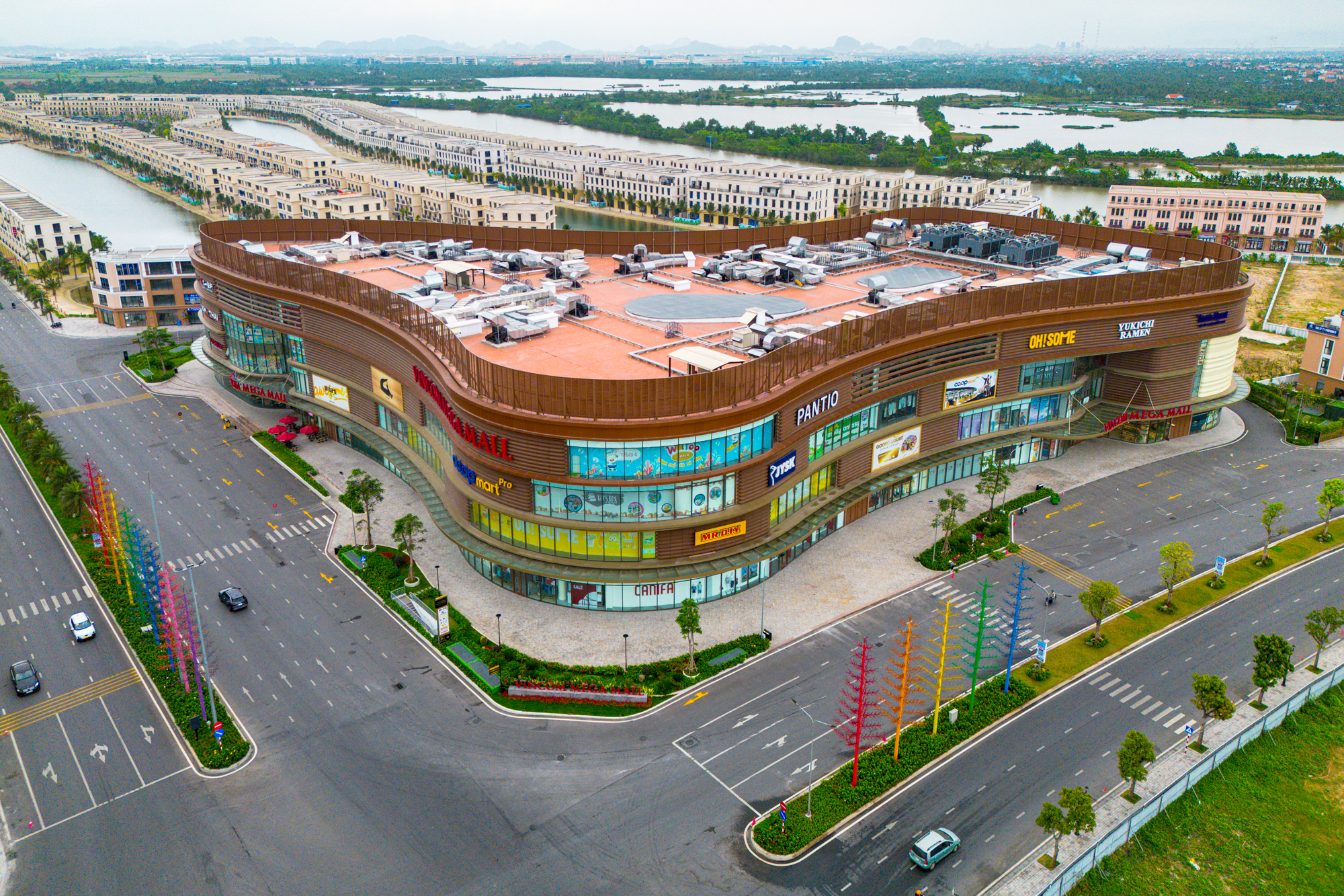 Cảnh trái ngược của hòn đảo được Vinhomes đầu tư hơn 2 tỷ USD: Từ nơi hoang sơ thành đến điểm du lịch, từ biệt lập đến kết nối trong 5 phút - Ảnh 13.