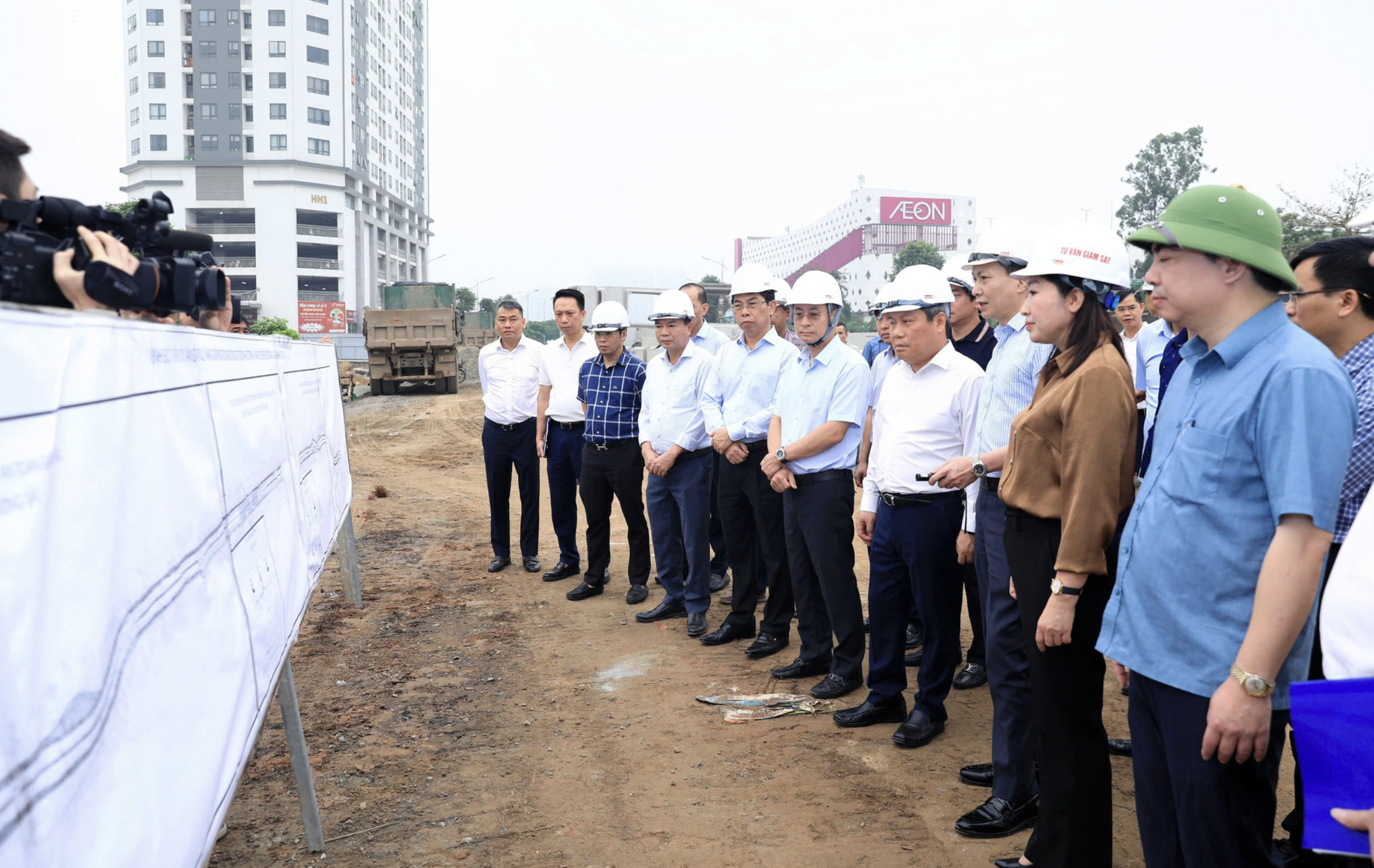 Toàn cảnh tuyến đường dài 5km dang dở suốt hơn 10 năm: Đang được đẩy nhanh tiến độ, kết nối loạt khu đô thị phía Tây Hà Nội - Ảnh 12.