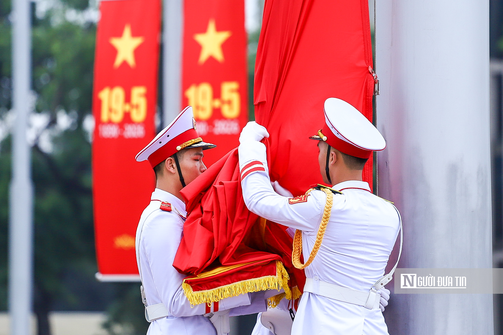 Trang nghiêm nghi lễ thượng cờ kỷ niệm 136 năm ngày sinh Chủ tịch Hồ Chí Minh- Ảnh 6.