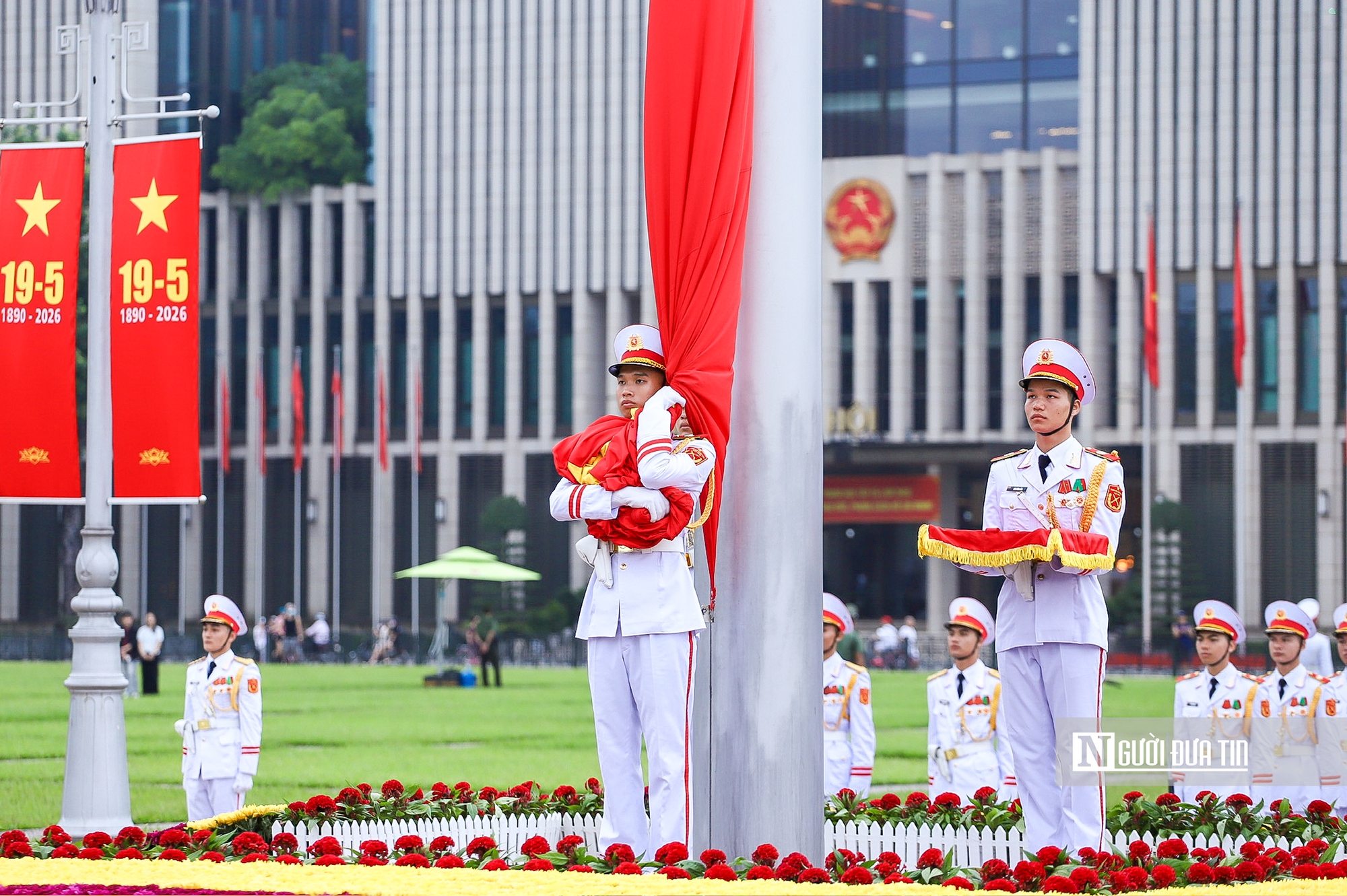 Trang nghiêm nghi lễ thượng cờ kỷ niệm 136 năm ngày sinh Chủ tịch Hồ Chí Minh- Ảnh 7.