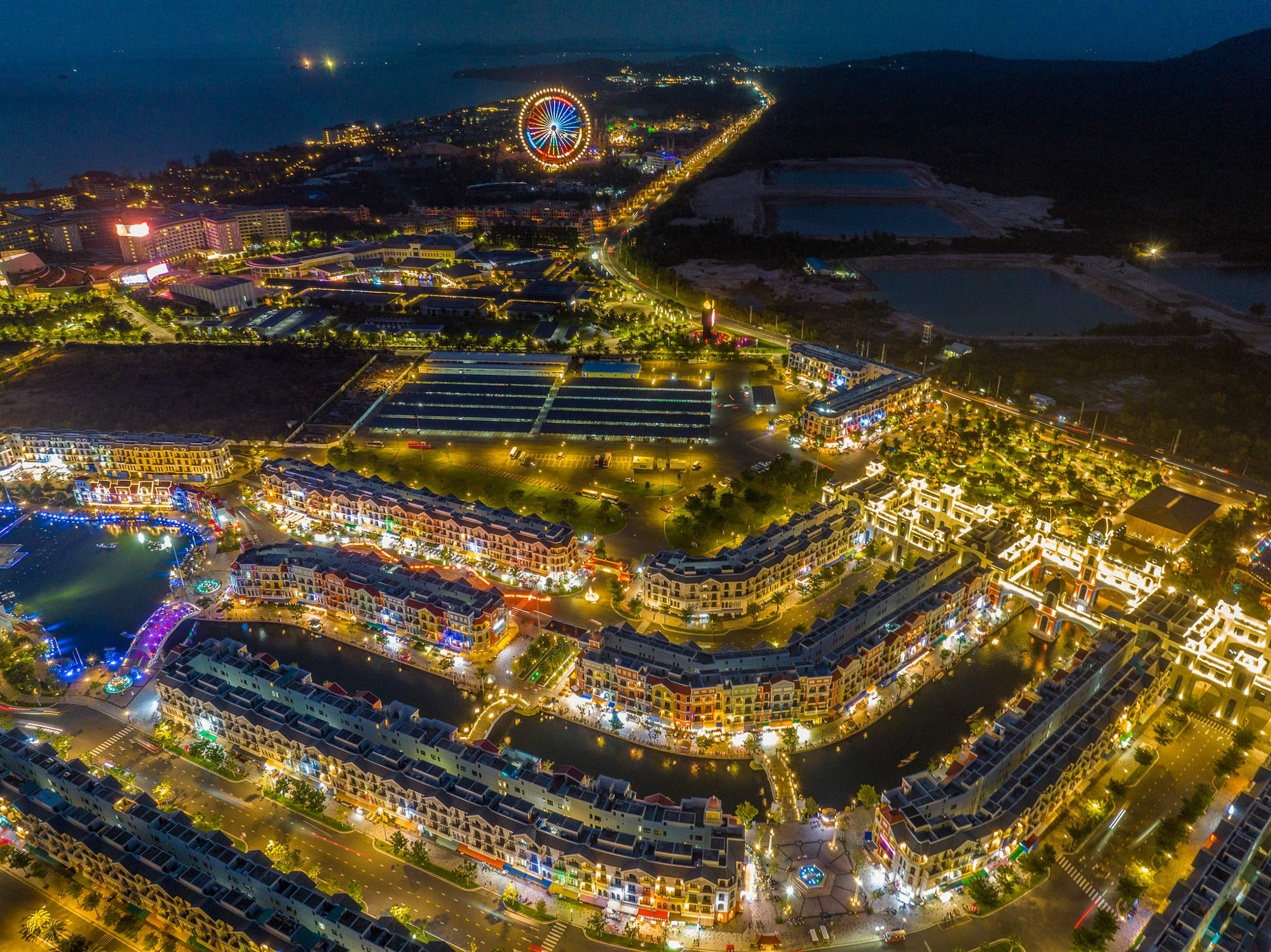 Đại chiến "Viễn chinh": Sun Group lên núi dựng kỳ quan, Vingroup lấp biển làm siêu đô thị  - Ảnh 8.
