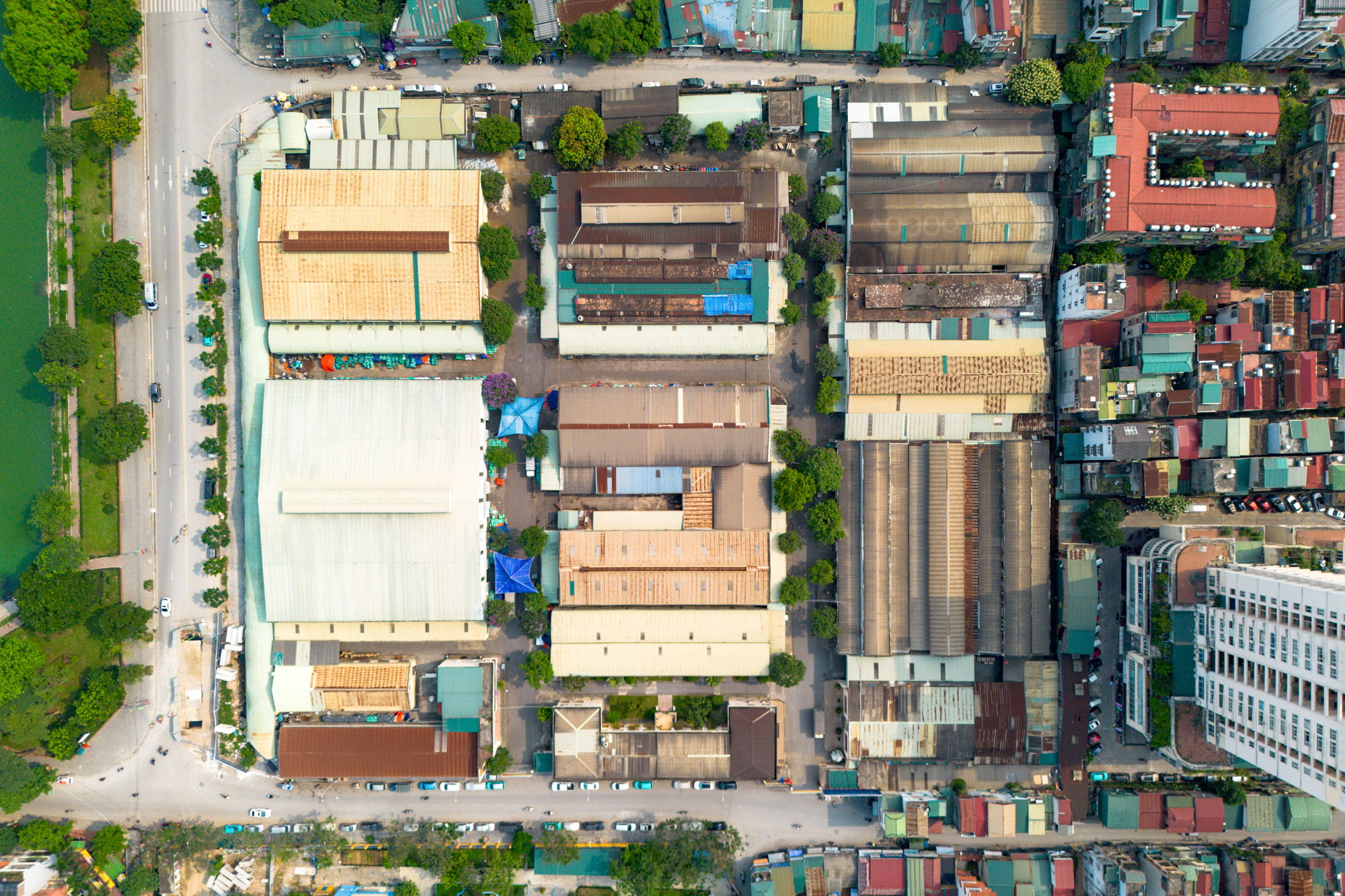 Toàn cảnh khu đất ven hồ sắp chuyển đổi từ nhà máy sang chung cư tại Hà Nội - Ảnh 9.
