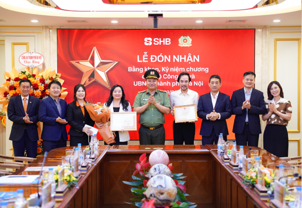 Bằng khen của Bộ Công an và dấu ấn SHB trong bảo đảm an ninh tiền tệ, an toàn hệ thống ngân hàng  - Ảnh 1.
