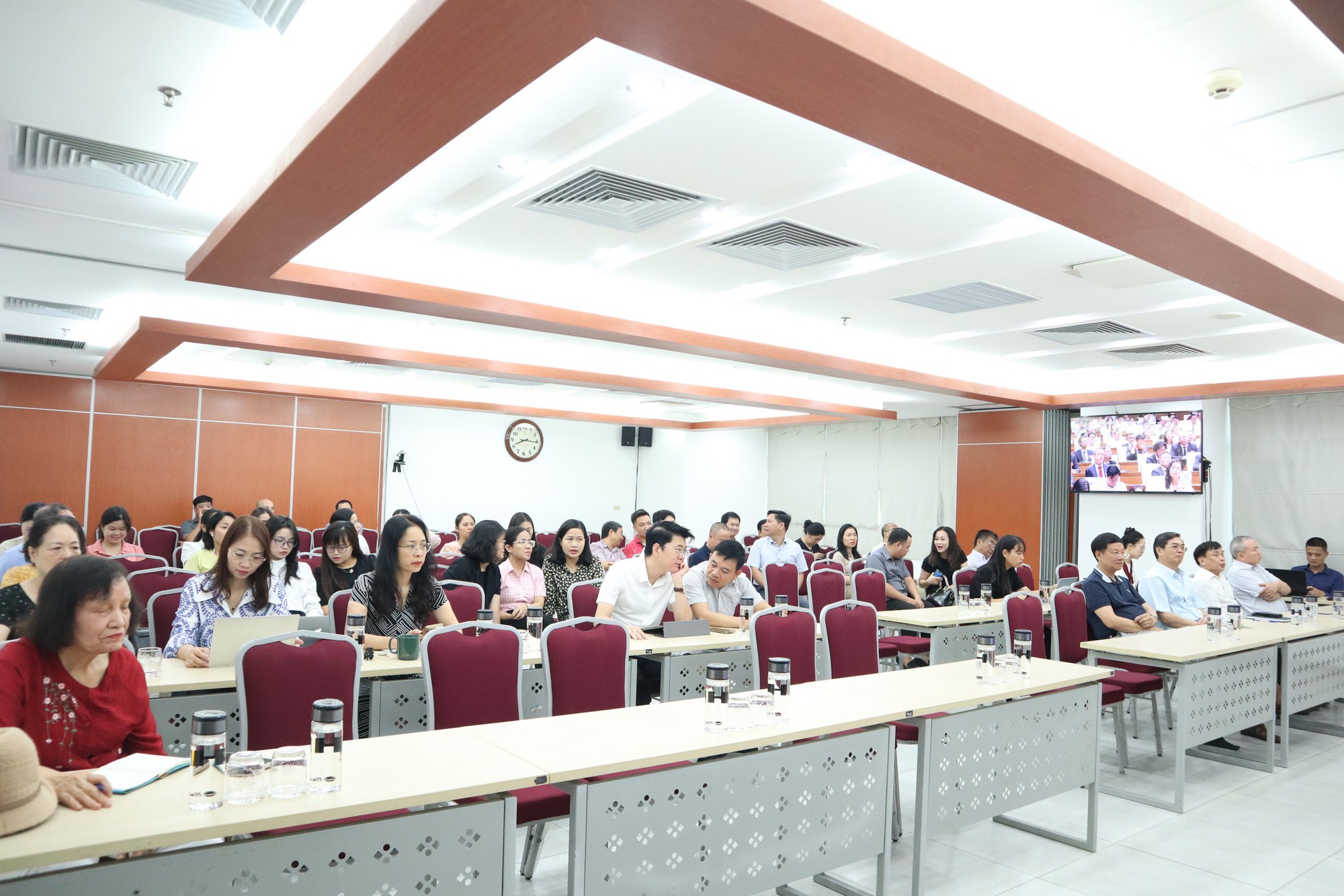 Gần 2,1 triệu đại biểu tham dự Hội nghị quán triệt Nghị quyết về phát triển kinh tế có vốn đầu tư nước ngoài - Ảnh 2.