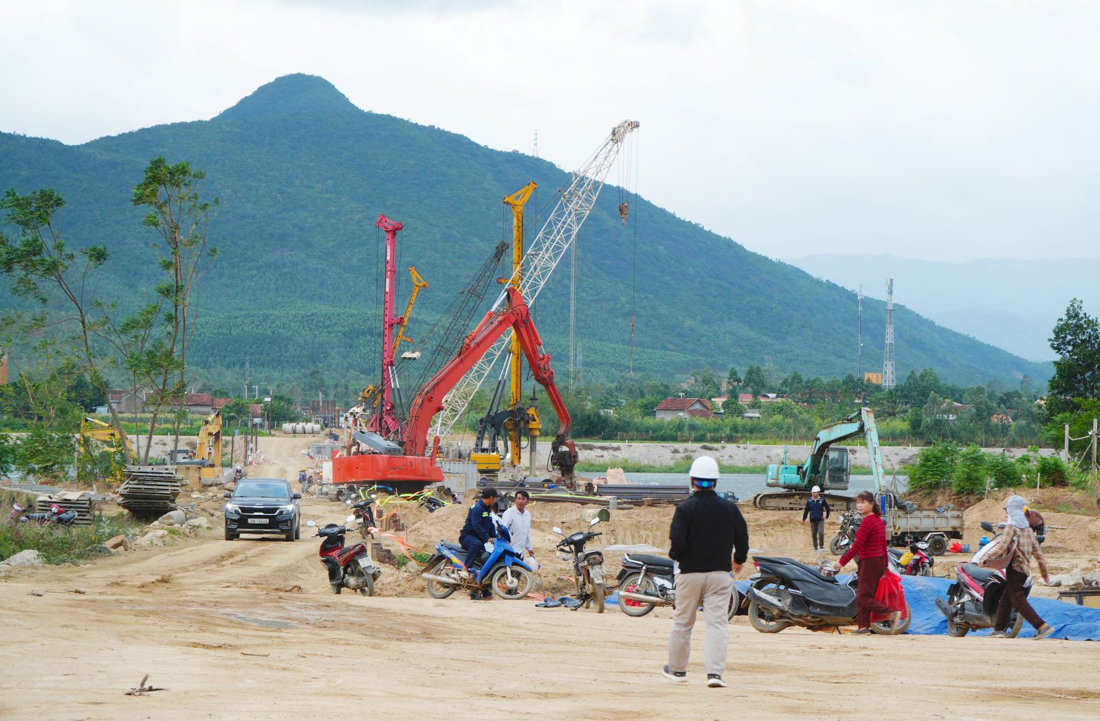 Trong tháng sau, tuyến cao tốc hơn 43.700 tỷ đồng, rút ngắn thời gian di chuyển Quy Nhơn - Pleiku còn 1,5 giờ phải hoàn thành hạng mục này - Ảnh 3.