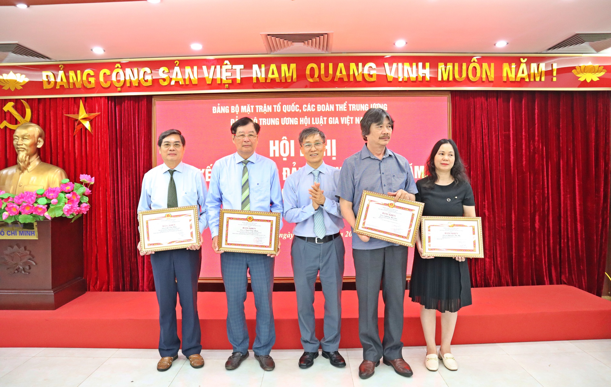 Đảng bộ Trung ương Hội Luật gia Việt Nam tổ chức Hội nghị sơ kết công tác Đảng 6 tháng đầu năm - Ảnh 7.