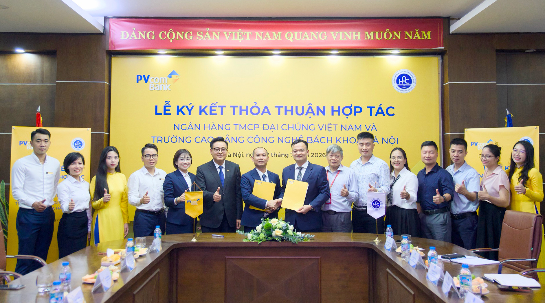 PVcomBank và Trường Cao đẳng Công nghệ Bách khoa Hà Nội ký kết thỏa thuận hợp tác toàn diện - Ảnh 2.