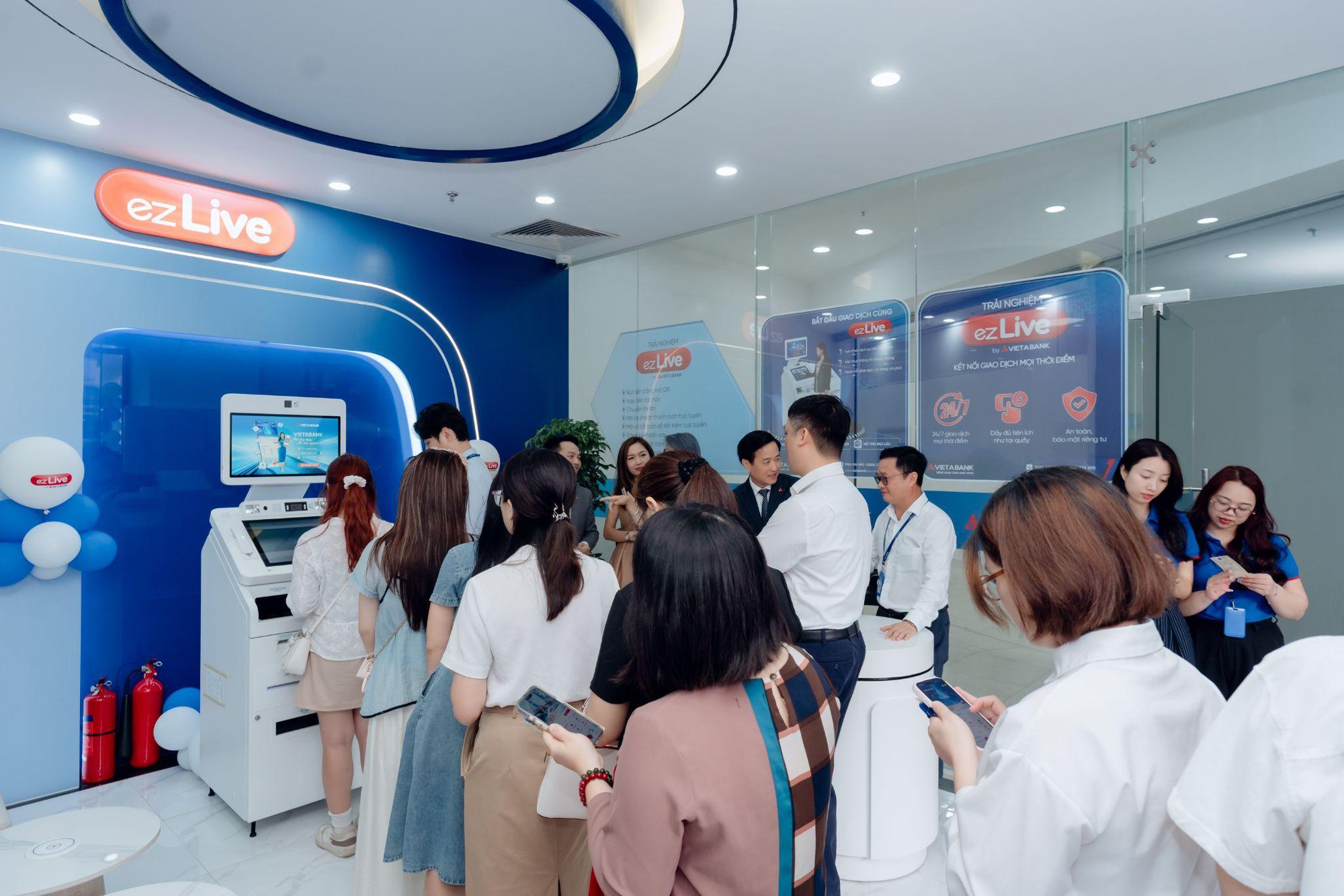 VIETABANK ra mắt phòng giao dịch tự động ezLive: Bước tiến mở rộng hệ sinh thái số toàn diện - Ảnh 3.