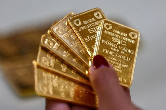 Giá vàng tiếp tục ‘rơi’ - Ảnh 1.