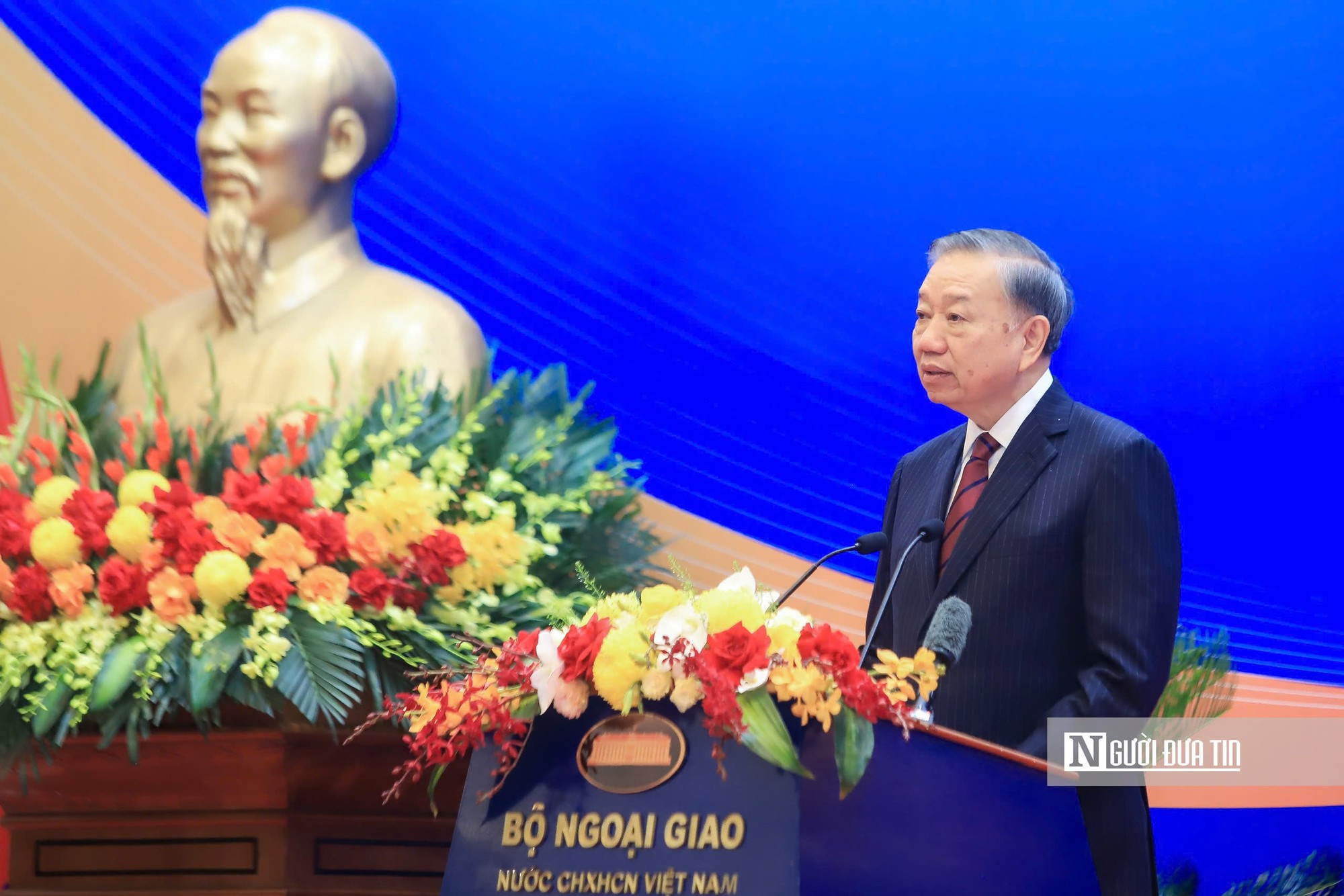 Đối ngoại phải phát huy vai trò tiên phong, tham mưu đúng, hành động kịp thời - Ảnh 3.