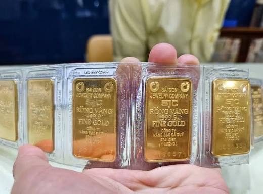 Giá vàng miếng, vàng nhẫn sáng 14/8 tiếp tục đà giảm - Ảnh 1.
