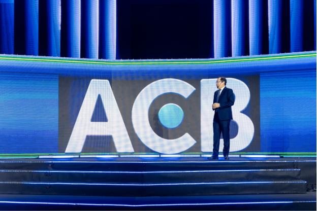 Tổng Giám đốc ACB “đóng vai” hộ kinh doanh, kể câu chuyện chuyển đổi số bằng trải nghiệm thực tế  - Ảnh 1.