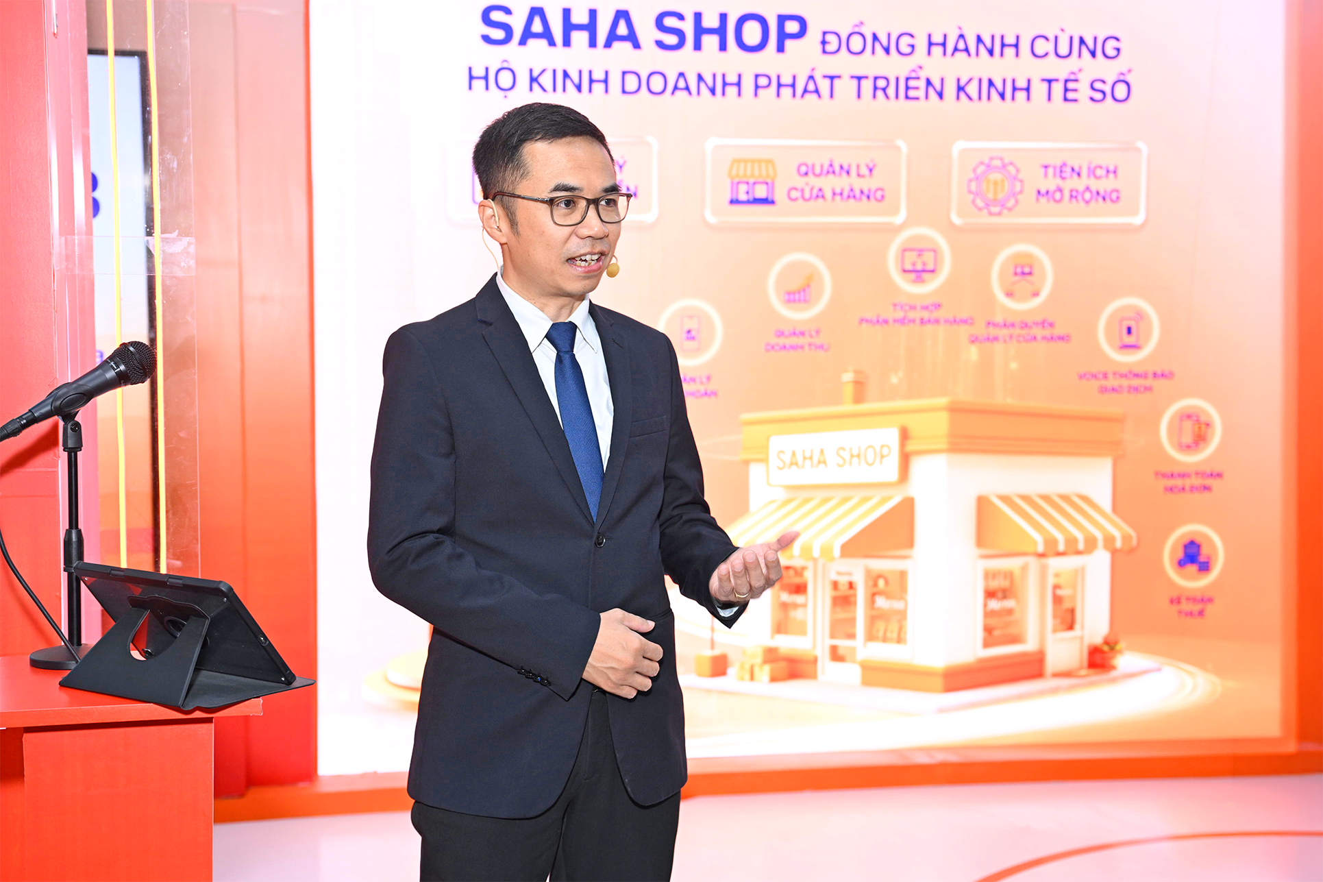 SHB SAHA Shop gây ấn tượng tại sự kiện Chuyển đổi số ngành Ngân hàng 2026- Ảnh 3.