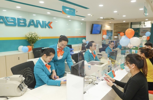 ABBank và BaoViet Bank điều chỉnh lãi suất tiết kiệm ngày 20/11- Ảnh 1.