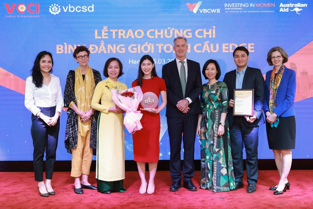 Alphanam Group được vinh danh “Top 100 Nơi làm việc tốt nhất Việt Nam 2024”- Ảnh 3.