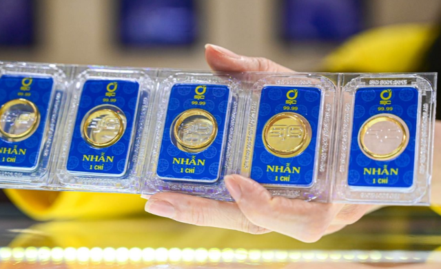 Cập nhật giá vàng hôm nay ngày 12/12: Vàng nhẫn tăng tối đa 300.000 đồng/lượng- Ảnh 1. Cập nhật giá vàng hôm nay ngày 12/12: Vàng nhẫn tăng tối đa 300.000 đồng/lượng- Ảnh 1.