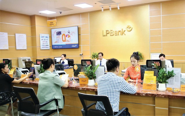 LPBank giảm lãi suất tiết kiệm một số kỳ hạn ngắn- Ảnh 1.