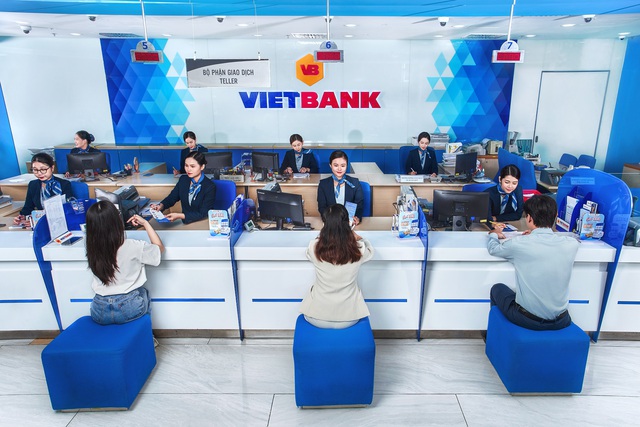 Hàng nghìn khách hàng trúng thưởng chương trình ‘Quà tặng tiền tỷ - Chào thu hết ý’ của Vietbank- Ảnh 1.