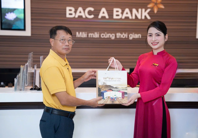 BAC A BANK kỷ niệm 30 năm thành lập: Tiên phong sáng tạo buổi khởi đầu, vững chãi vươn tầm cùng tâm sáng- Ảnh 2.