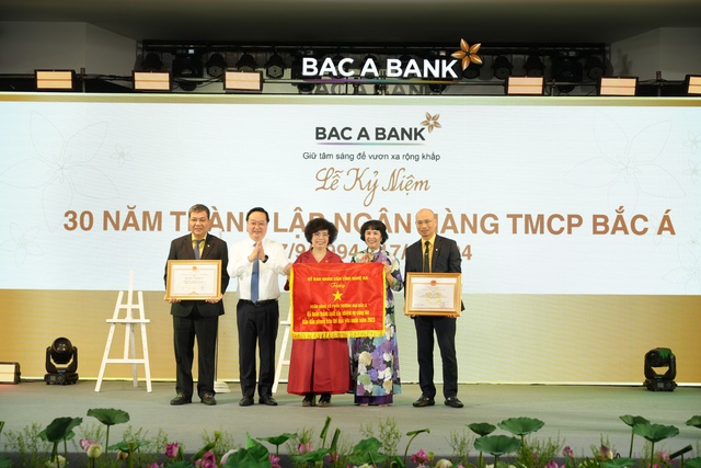 BAC A BANK kỷ niệm 30 năm thành lập: Tiên phong sáng tạo buổi khởi đầu, vững chãi vươn tầm cùng tâm sáng- Ảnh 4.