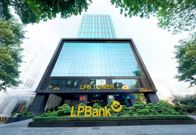 LPBank chào bán 3.000 tỷ đồng trái phiếu, dự kiến họp ĐHĐCĐ thường niên 2025- Ảnh 1.