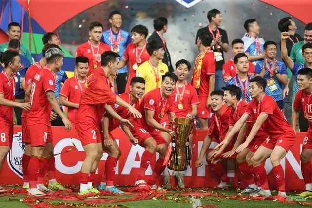 Nhận ‘mưa tiền thưởng’ sau vô địch ASEAN Cup 2024, đội tuyển Việt Nam có phải đóng thuế?- Ảnh 1.