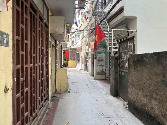 Giá rao bán nhà trong ngõ Hà Nội ngang nhà phố, khách mua choáng váng   - Ảnh 1.