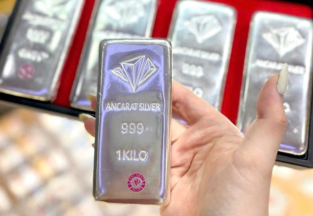 Giá bạc trong nước lập kỷ lục mới - Ảnh 1.