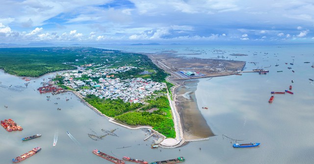 Dự án tỷ phú Phạm Nhật Vượng ròng rã theo đuổi suốt hai thập kỷ, có tòa tháp lấn biển cao nhất thế giới đón tin vui - Ảnh 2.