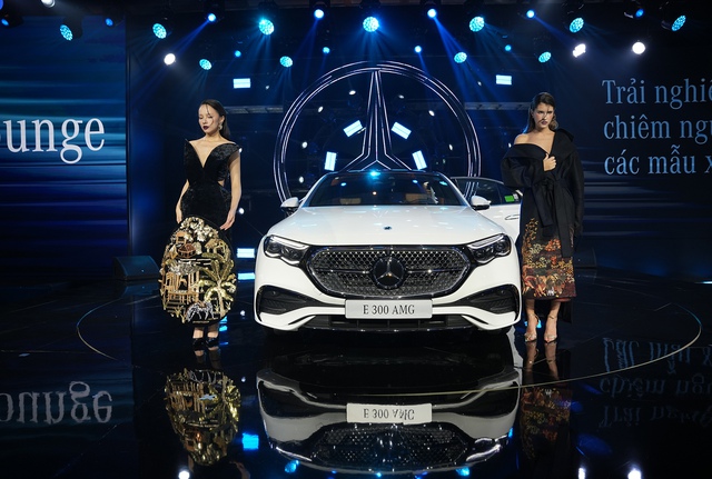 Mercedes-Benz E-Class 2025 chính thức ra mắt tại Việt Nam: Lột xác từ trong ra ngoài, giá 2,45- 3,2 tỷ đồng - Ảnh 1.