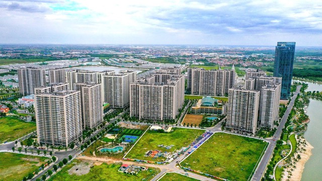 Nhiều chung cư mới trên 100 triệu/m2, giao dịch chủ yếu từ người mua nhà thứ 2 trở lên với kỳ vọng giá tăng tiếp- Ảnh 1. Nhiều chung cư mới trên 100 triệu/m2, giao dịch chủ yếu từ người mua nhà thứ 2 trở lên với kỳ vọng giá tăng tiếp- Ảnh 1.