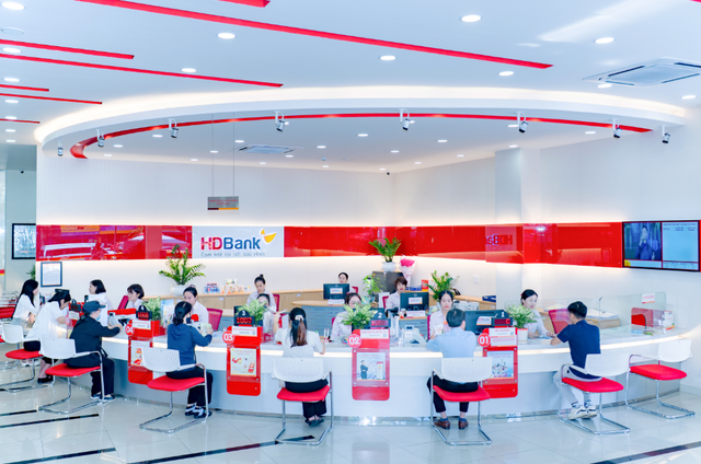 Lãnh đạo HDBank không bán hết lượng cổ phiếu đã đăng ký - Ảnh 1.