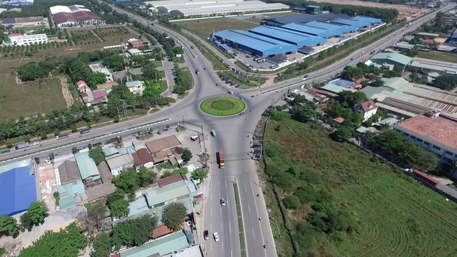 Một cổ phiếu bất động đột nhiên tăng giá trong phiên chứng khoán Việt Nam giảm kỷ lục 95 điểm- Ảnh 1. Một cổ phiếu bất động đột nhiên tăng giá trong phiên chứng khoán Việt Nam giảm kỷ lục 95 điểm- Ảnh 1.